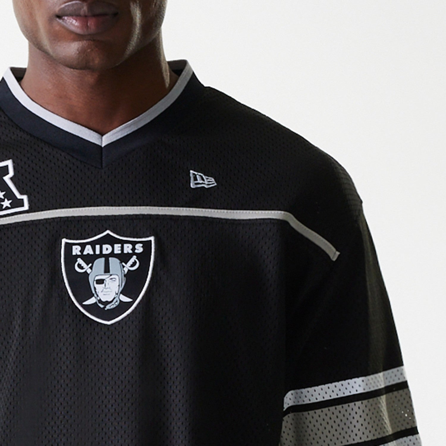 New Era - NFL GRPHC JERSEY TEE - Las Vegas Raiders - Black - Headz Up 