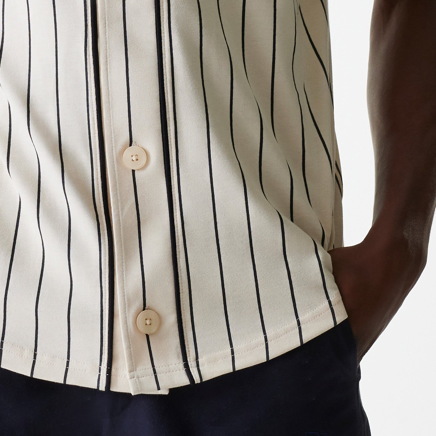 New Era - NE PINSTRIPE JERSEY TEE - Light Beige - Headz Up 