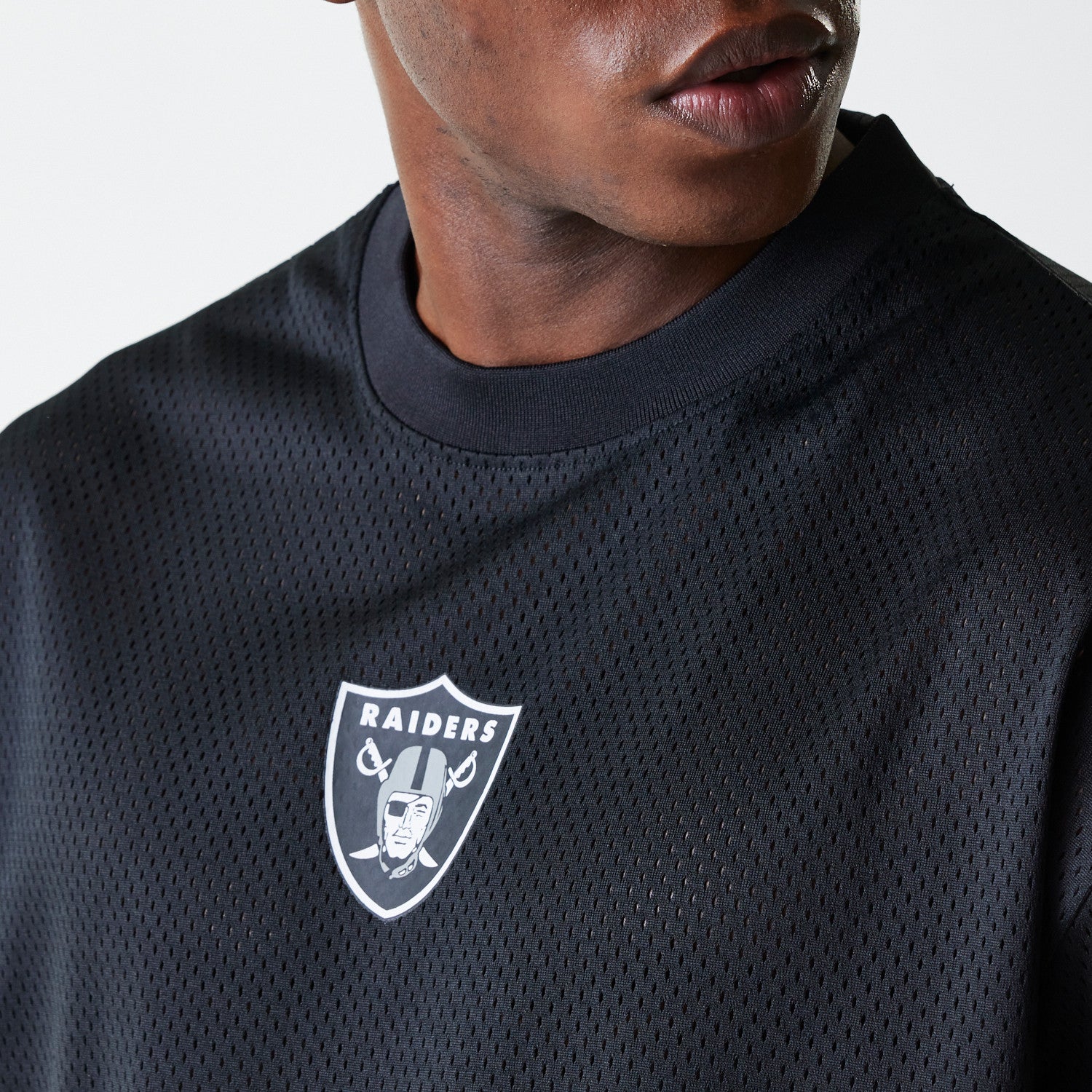 New Era - NFL ESSENTIALS OS MESH TEE - Las Vegas Raiders - Black - Headz Up 