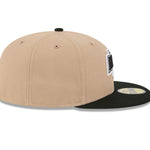 New Era 59FIFTY Fitted Cap Los Angeles Kings i camel og sort med logo, vist set fra højre side.