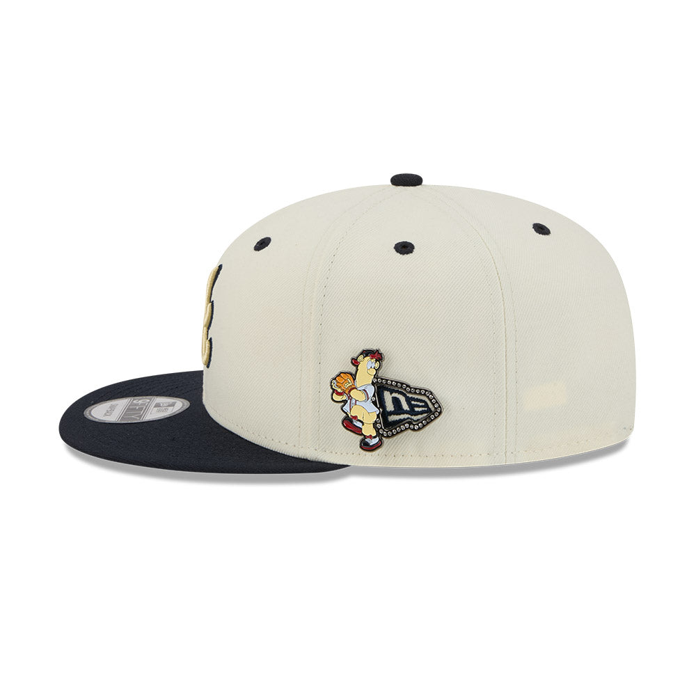 New Era - 9FIFTY Snapback - Atlanta Braves - MASCOT PIN - Chrome/Black - Headz Up 