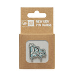 New Era Iced Flag pinbadge i blå med ikonisk New Era-flaglogo