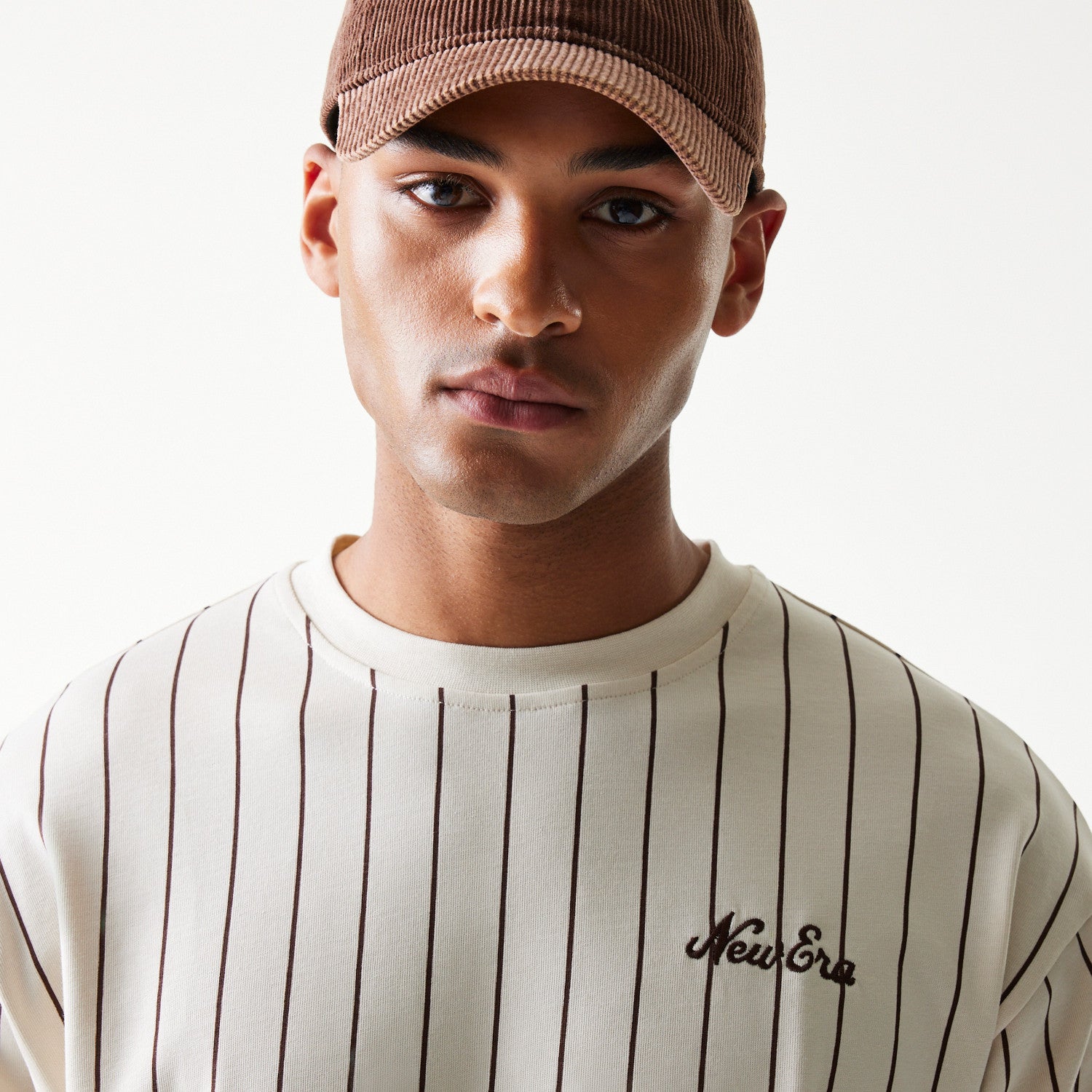 New Era - NE PINSTRIPE TEE - Light Beige - Headz Up 