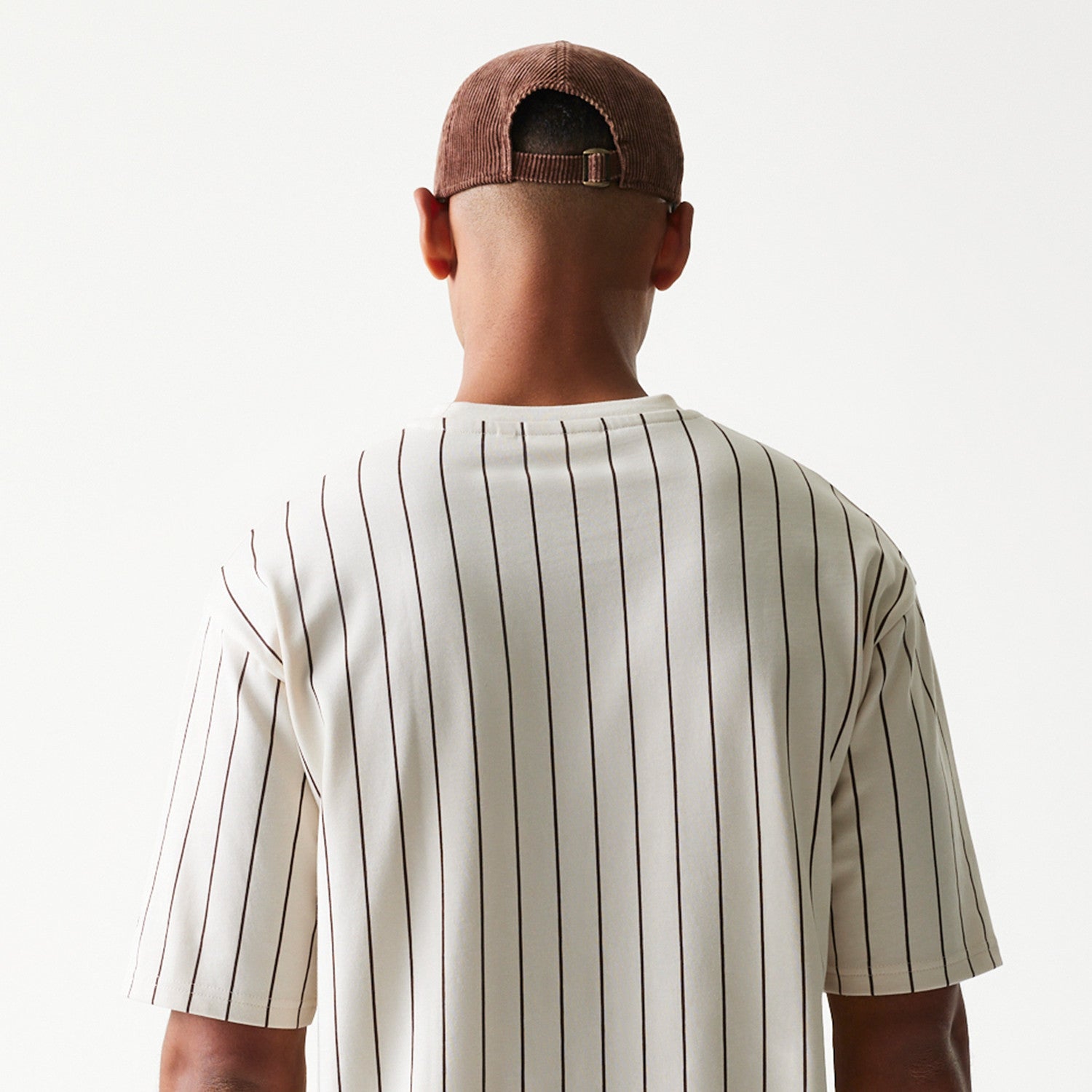 New Era - NE PINSTRIPE TEE - Light Beige - Headz Up 
