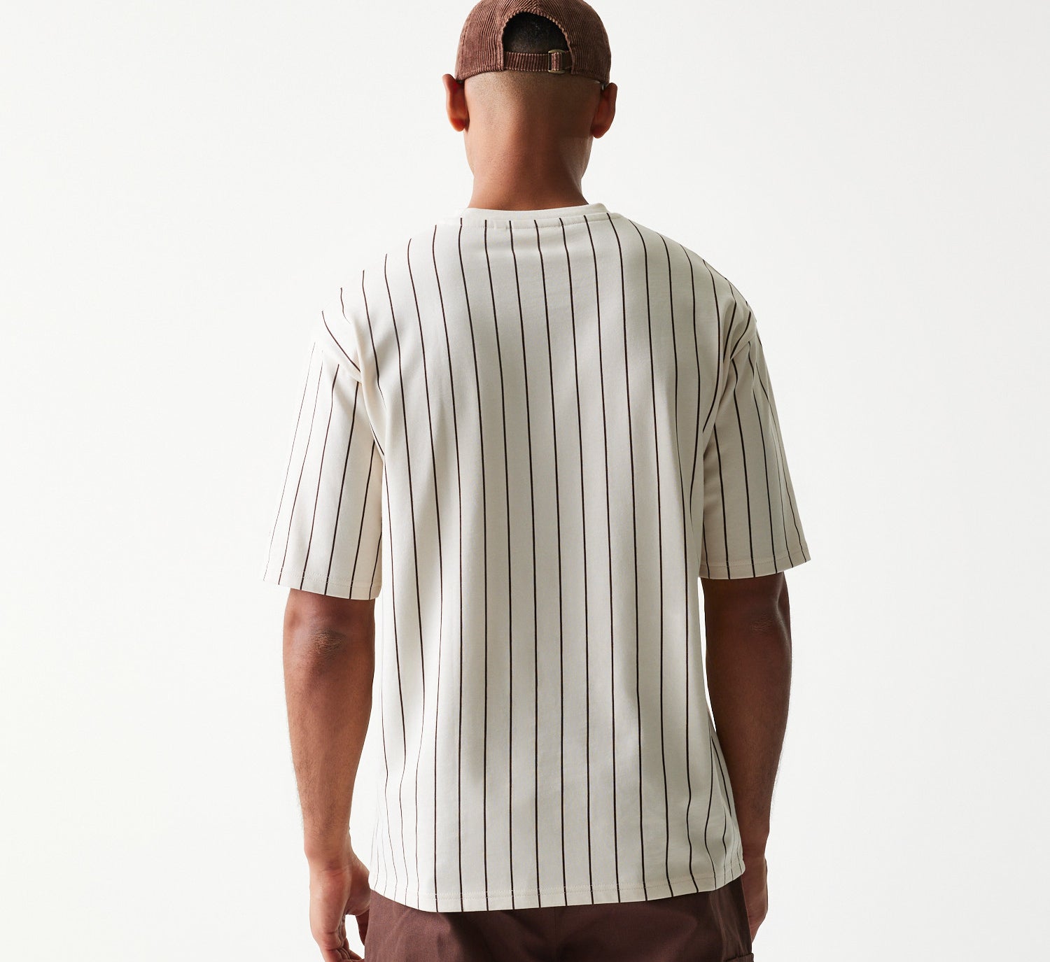 New Era - NE PINSTRIPE TEE - Light Beige - Headz Up 