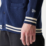 Mørkeblå New Era MLB Collegiate Script cardigan med Yankees-logo, strikket, til fans og baseball-entusiaster.