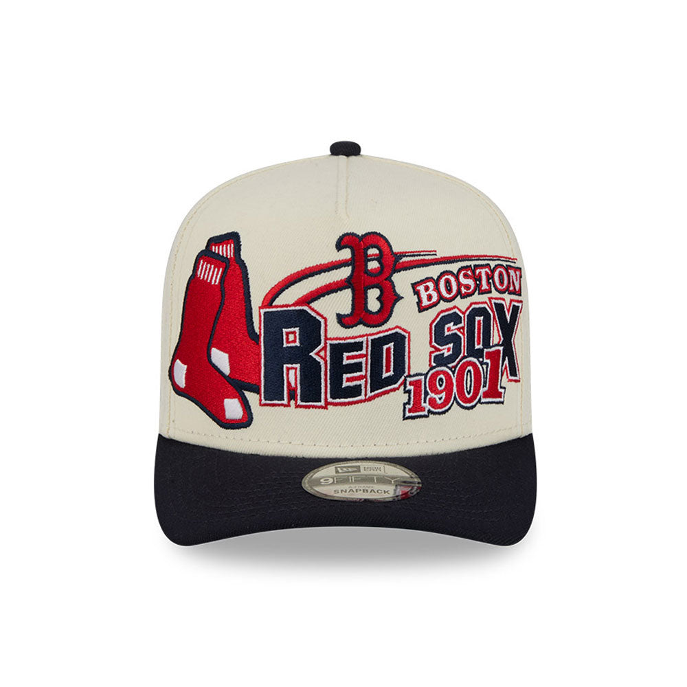 New Era 9FIFTY A-Frame Snapback cap med Boston Red Sox logo i chrome og navy farver, sporty og stilfuldt tilbehør.