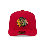 Rød New Era 9SEVENTY Stretch Mesh snapback cap med Chicago Blackhawks logo og mesh-ryg.