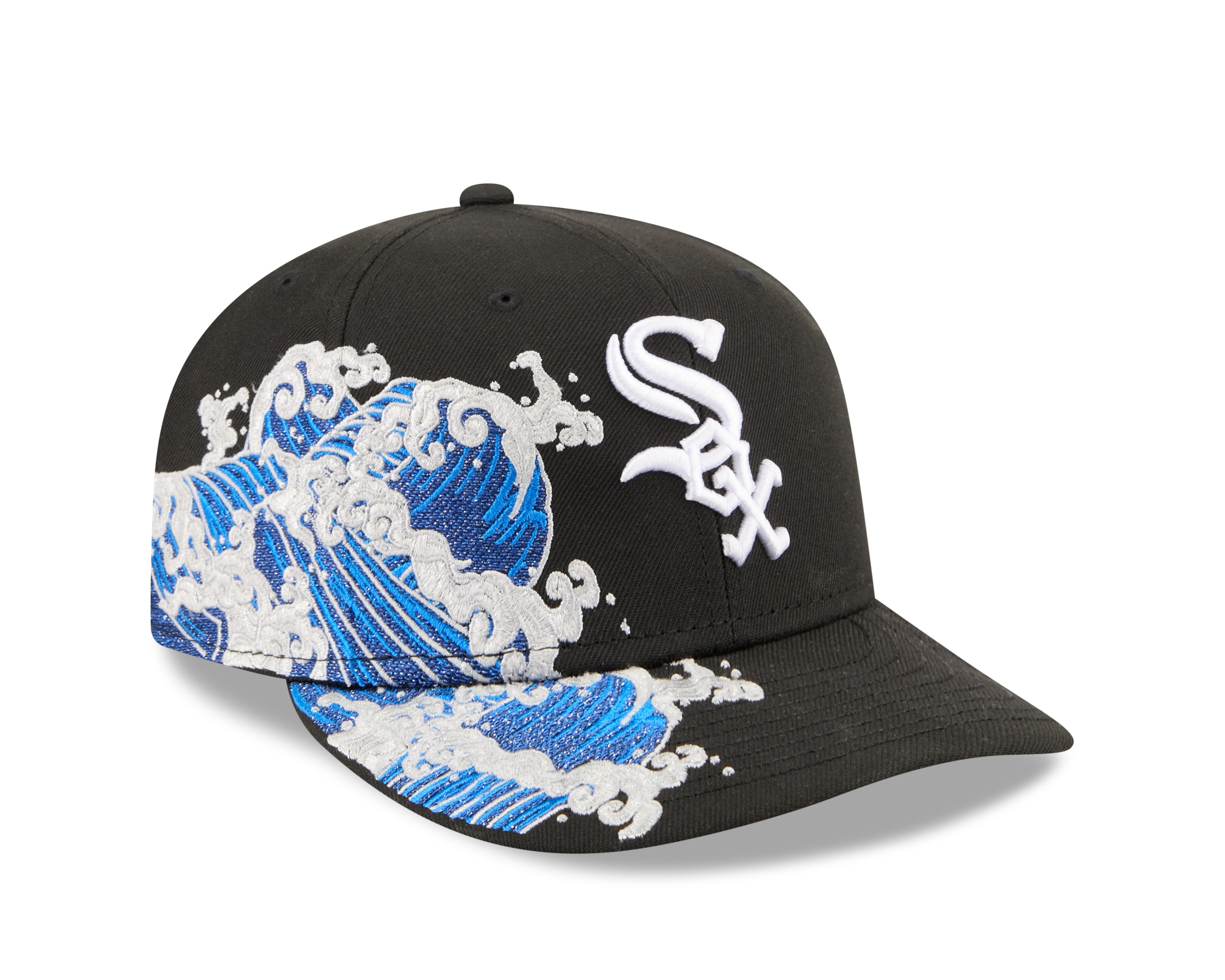 Sort New Era 59FIFTY Chicago White Sox fitted cap med logo og flat skygge, VISSURF-model, foran vises tydeligt.