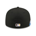 Sort New Era 59FIFTY Fitted Cap med San Diego Padres-logo, visning af front og flat skygge.