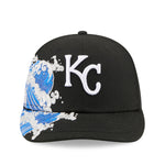 Sort New Era 59FIFTY fitted cap med Kansas Royals logo og VISSURF-mønster, klassisk baseball cap.