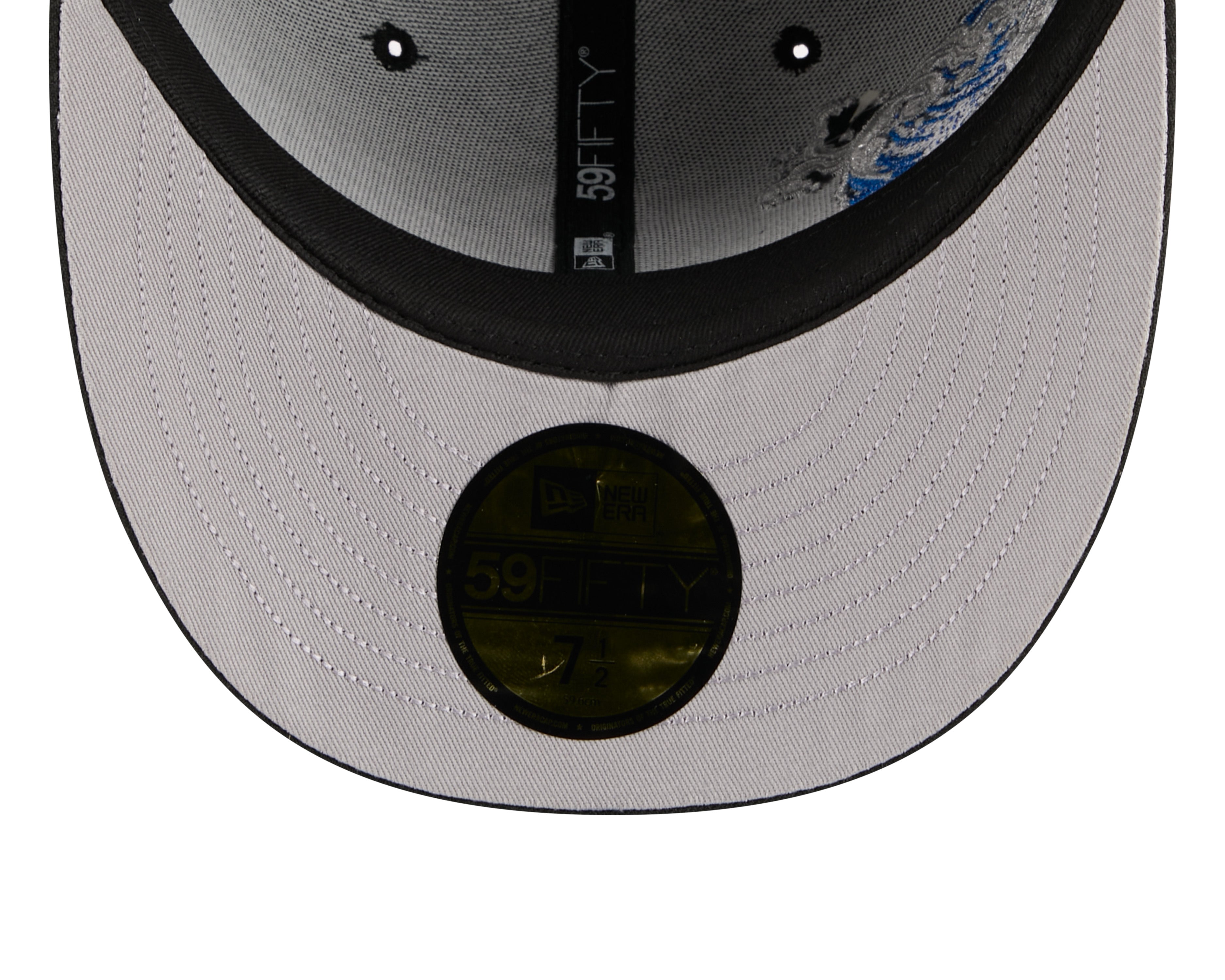 Sort New Era 59FIFTY fit cap med Kansas Royals logo, VISSURF design, og flat top i billedet.