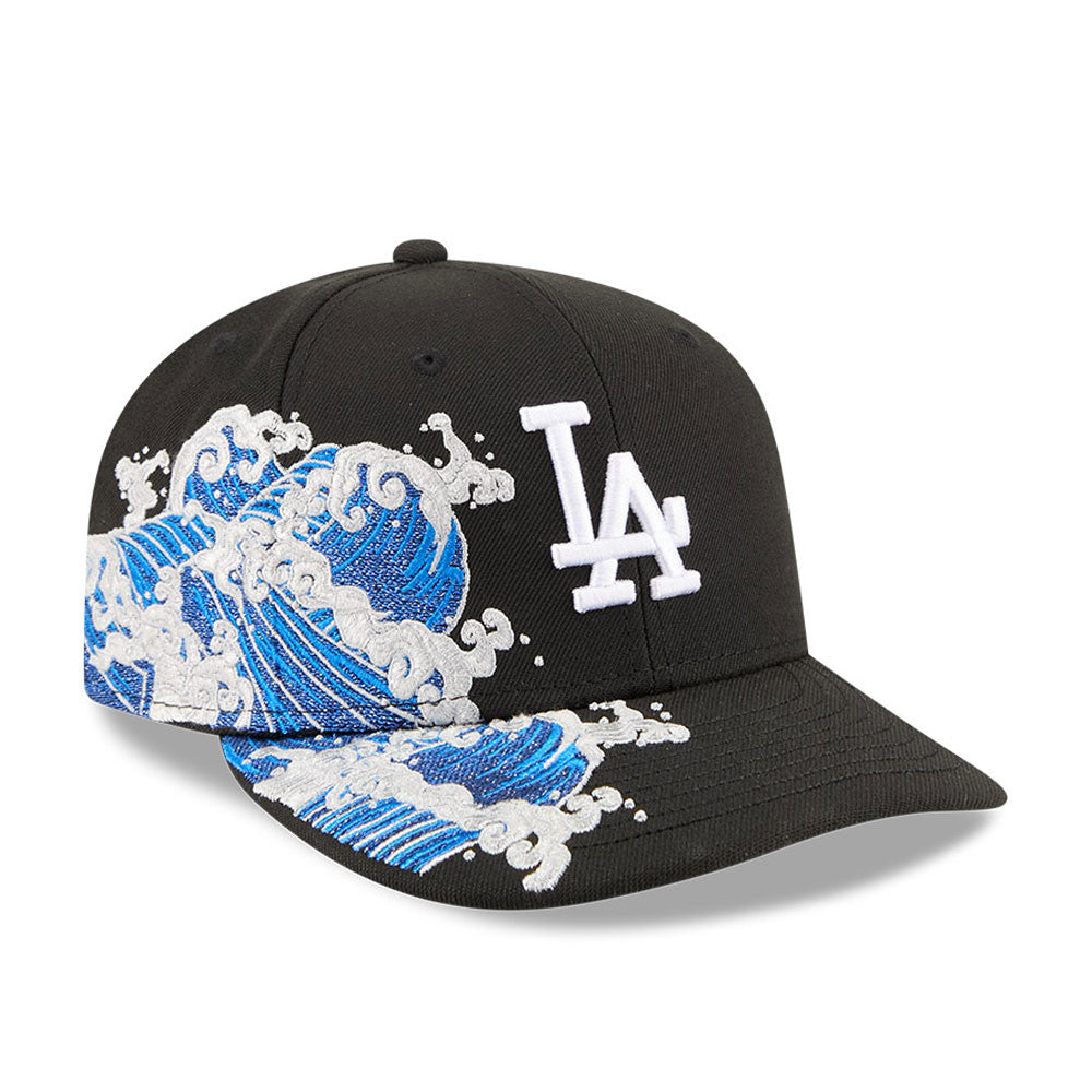 Sort New Era 59FIFTY fitted kasket med Los Angeles Dodgers logo, visning af capens front og side.