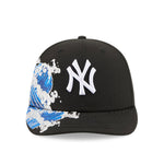 Sort New Era 59FIFTY fitted cap med Yankees logo, vises fra front med hvidt "New York Yankees" tekst på.