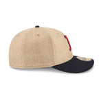 New Era 59FIFTY fitted kasket med Boston Red Sox logo i twine-material, sort og grå farve, foran vises det unikke design.