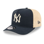 New Era New York Yankees 9FIFTY A-Frame cap i grynet materiale, sort med Yankees-logo, foran og justerbar rem.