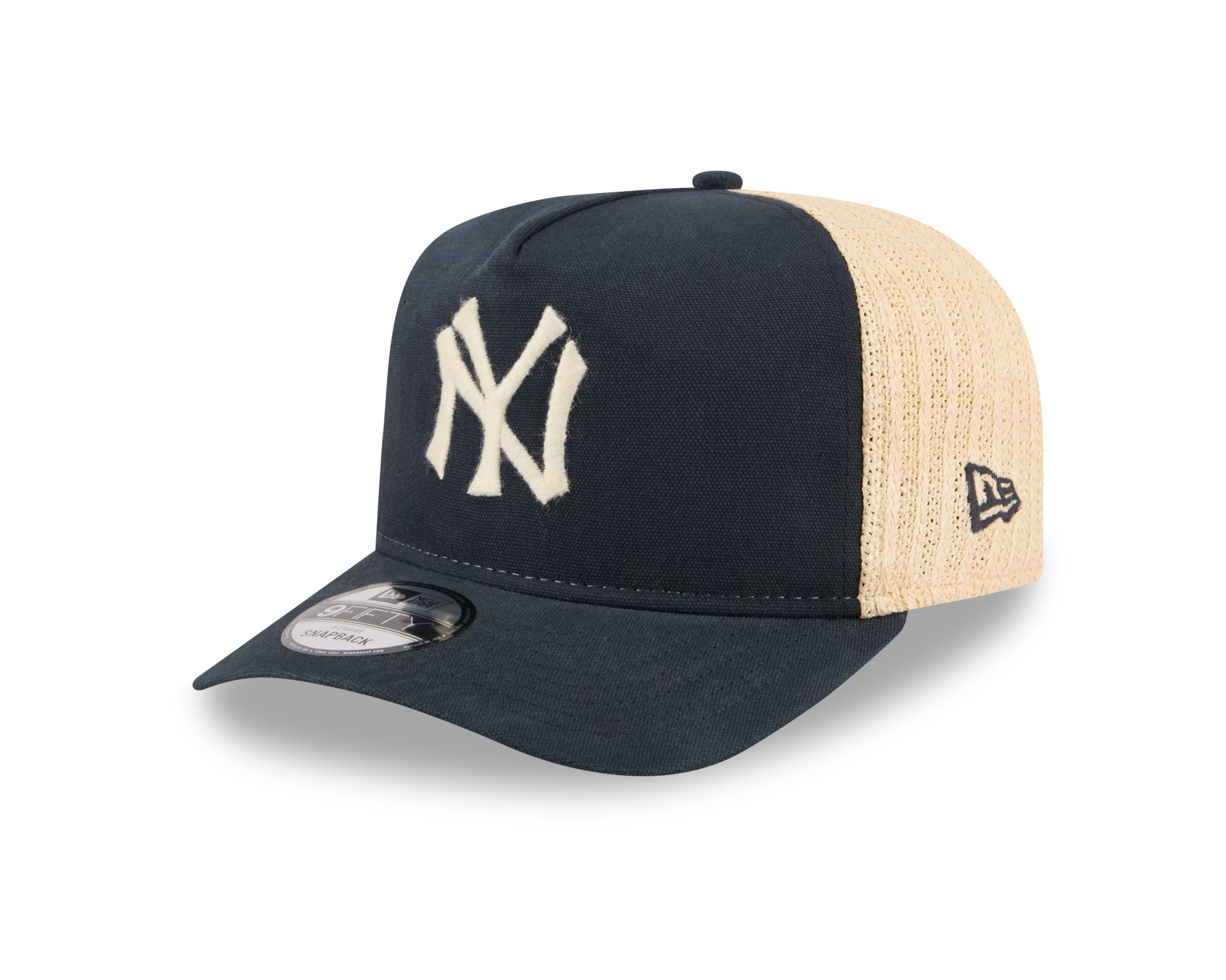 New Era Yankees 9FIFTY A-Frame cap i grynet stof med flat visir og justerbar bagside, sort med logo.