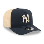New Era New York Yankees 9FIFTY A-Frame cap i grenet stof med justerbar rem og logo foran