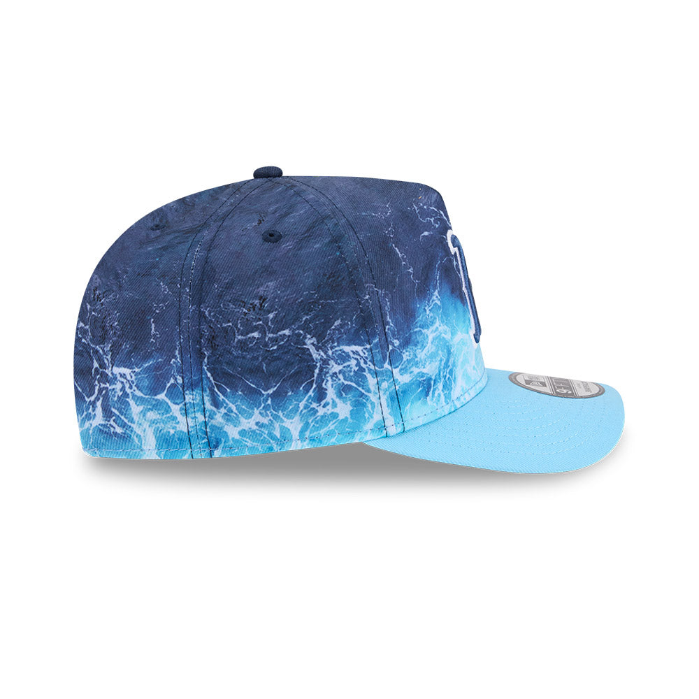 New Era Boston Red Sox 9FIFTY A-Frame snapback cap i pastel blå med MLB Deep Water design, synlig foran og på siden.