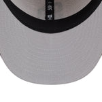 New Era 59FIFTY fitted cap med San Diego Padres logo i twinefarve, justerbar snapback, sportstil, foran og vises i billedet.