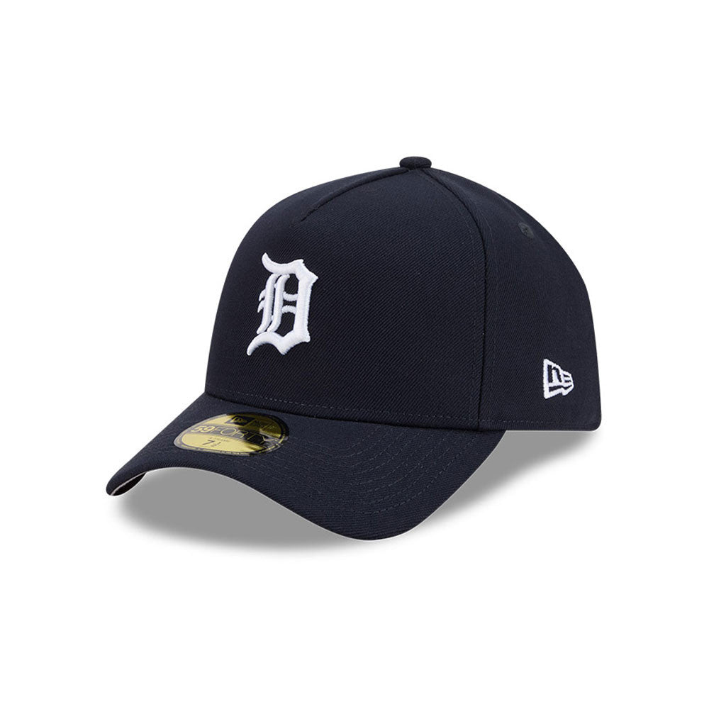 Navy New Era 59FORTY A-Frame Fitted Cap med Detroit Tigers logo, sportig baseballhue i billedet
