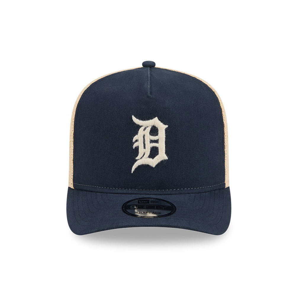 New Era Detroit Tigers 9FIFTY A-Frame cap i grained stof med justerbar rem og sportdesign.