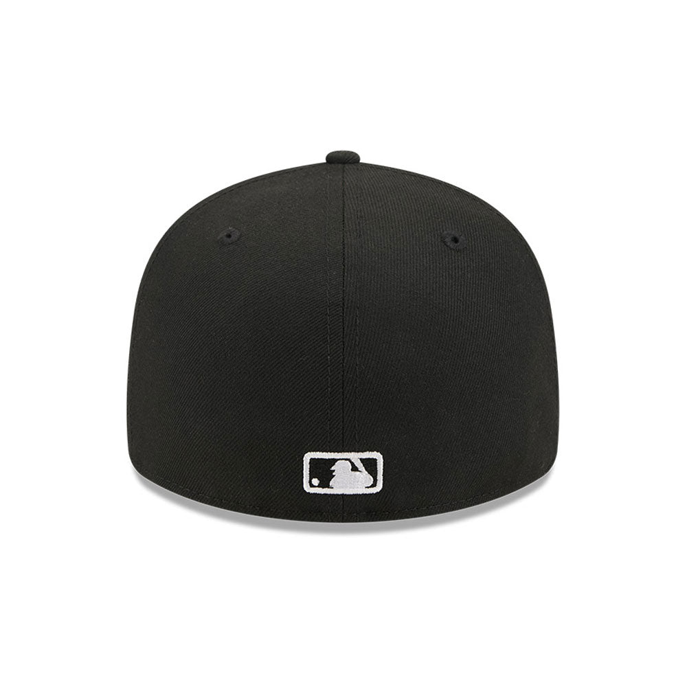 Sort New Era 59FIFTY fitted Chicago White Sox baseballkasket med Eagle-logo, perfekt til sport- og fritidsbrug.