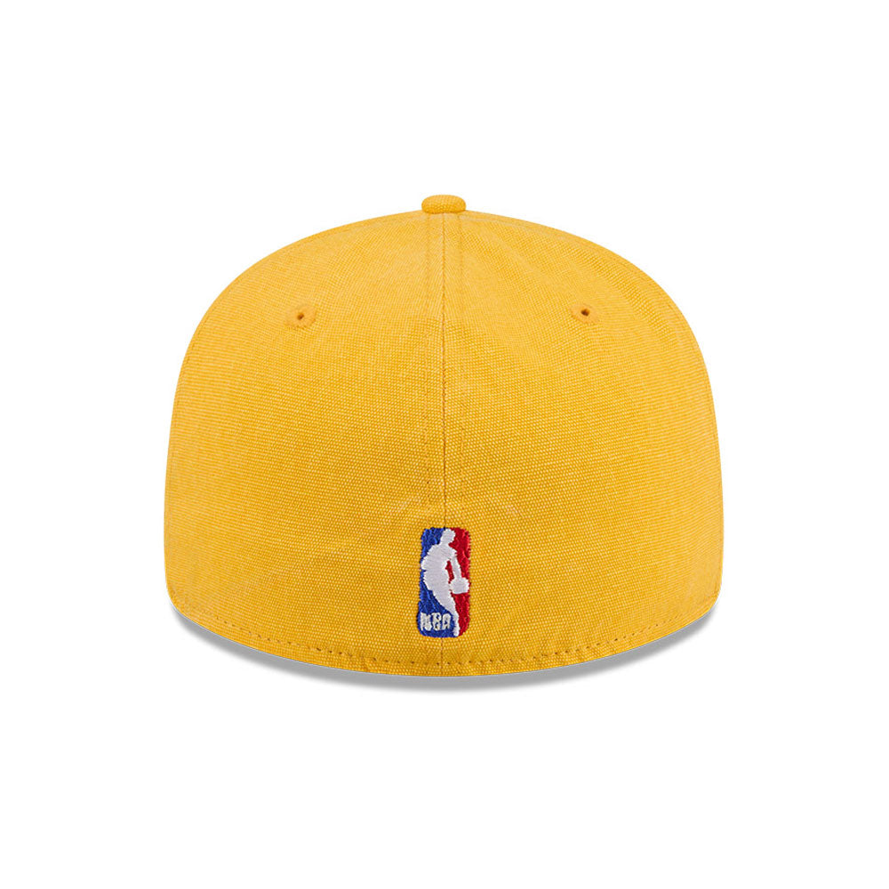 Sort New Era 59FIFTY fitted Lakers cap i Hardwood Classic design med gule farver, velegnet til fans og kollektionsformål.