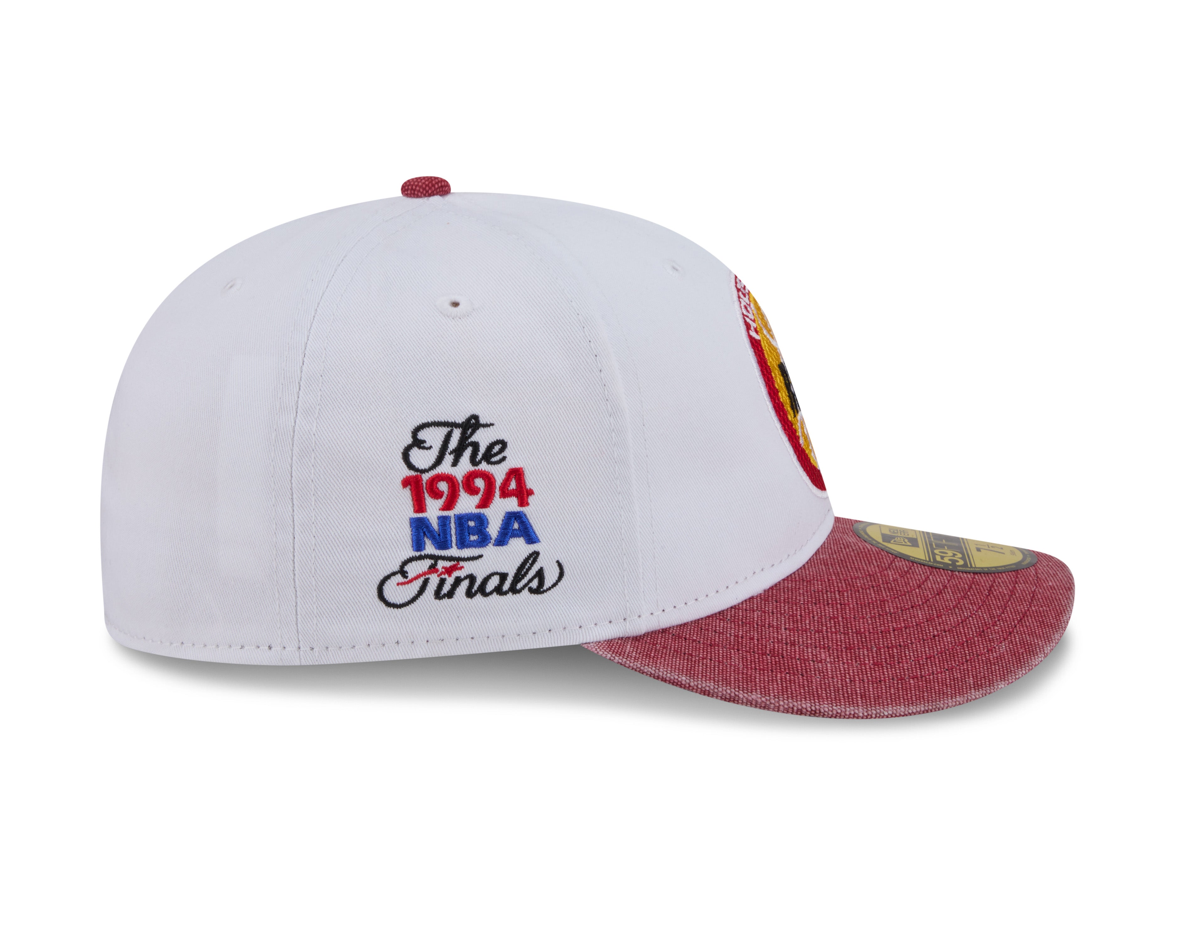 New Era 59FIFTY fitted cap med Houston Rockets logo i hvid og rød, hardwood classic design set fra siden
