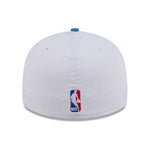 New Era 59FIFTY fitted cap med Knicks logo, hvid og blå, Hardwood Classic design, synlig foran på capen