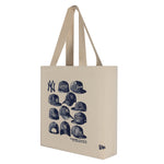 New Era tote taske med grafisk Yankees logo og off-white farve, velegnet til daglig brug
