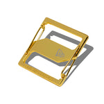 Guld New Era cap clip som accessories, synlig med metal- og logo detaljer.