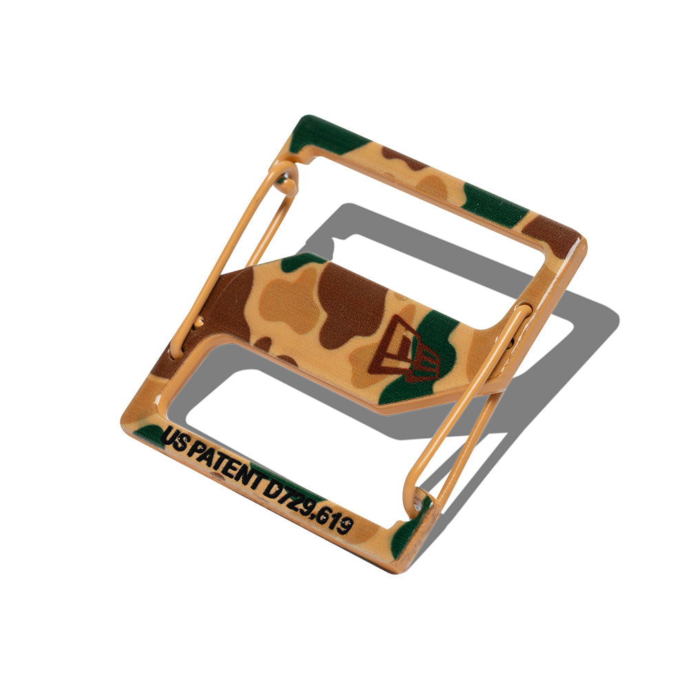 Camouflagemønster cap clip fra New Era, justerbar accessories til caps, med logo og slidstærkt materiale.