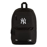 Sort New Era MLB Delaware rygsæk med Yankees-logo, rummelig taske til sport og daglig brug