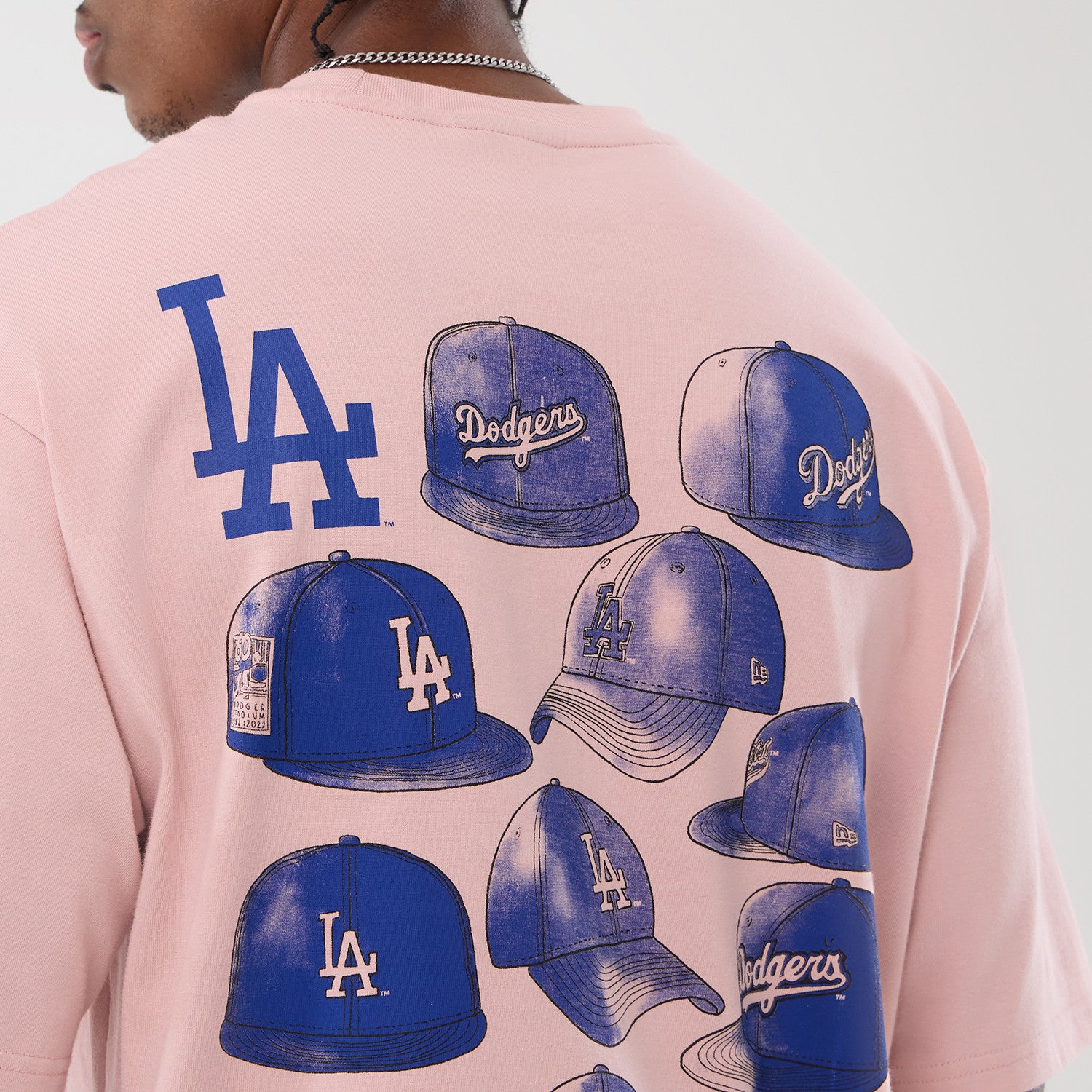 Pink New Era MLB Los Angeles Dodgers oversize t-shirt med grafisk design, afslappet og stilfuld til fans.