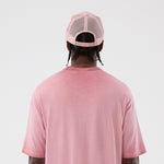 Rosa New Era MLB Washed Logo T-shirt med NY Yankees logo, afslappet sportswear til fans og sportentusiaster