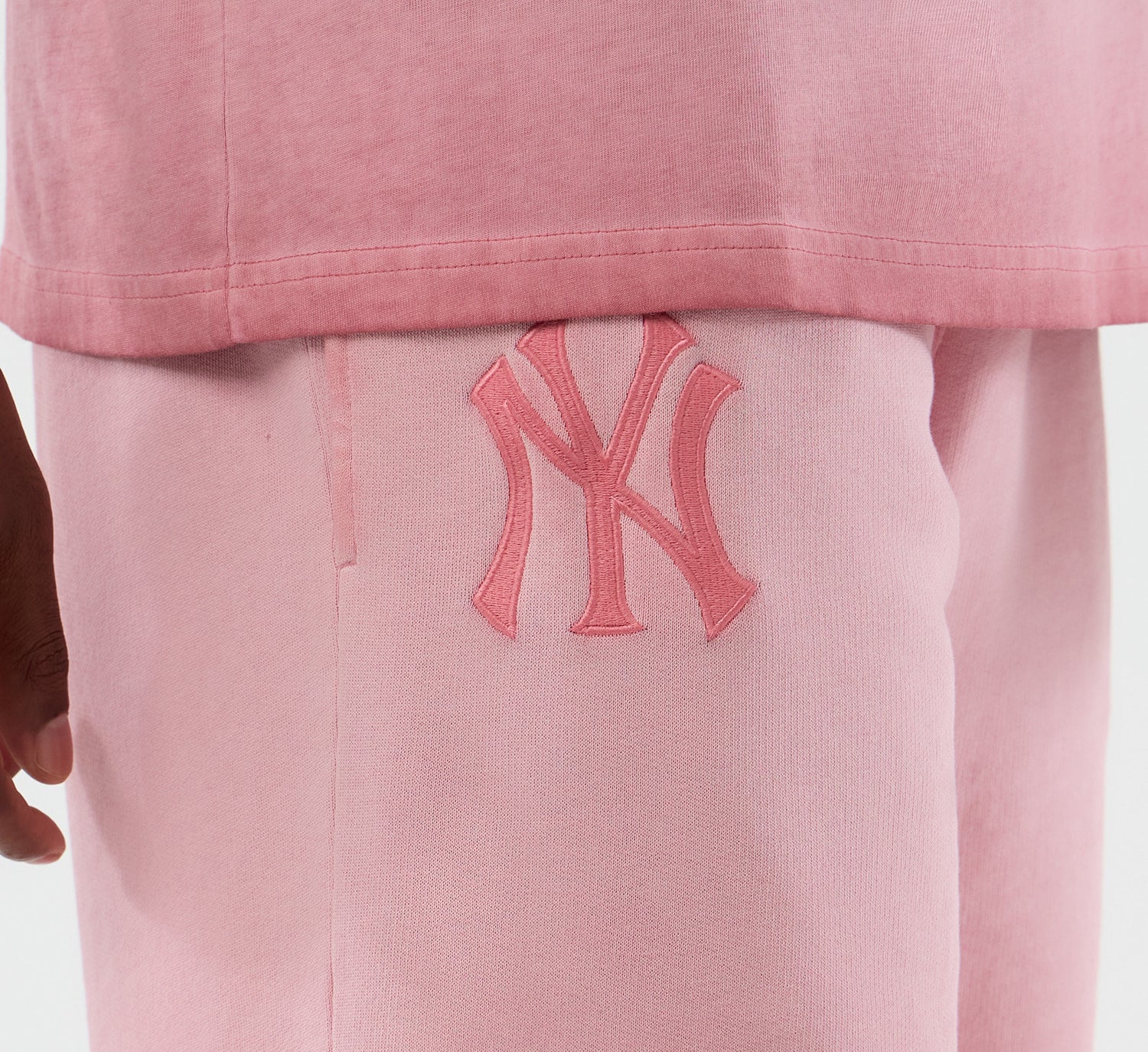 New Era - New York Yankees - MLB WASHED Logo Shorts - Pink - Headz Up 
