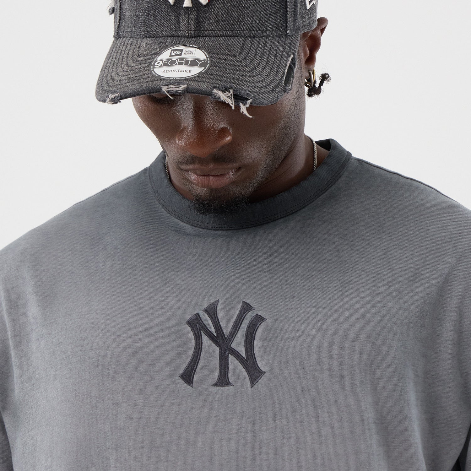 Sort New Era MLB Washed Logo T-shirt med Yankees-logo, blødt bomuld og afslappet pasform.