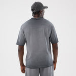 Sort New Era MLB Washed Logo T-shirt med Yankees-logo og afslappet stil, synlig på billedet.
