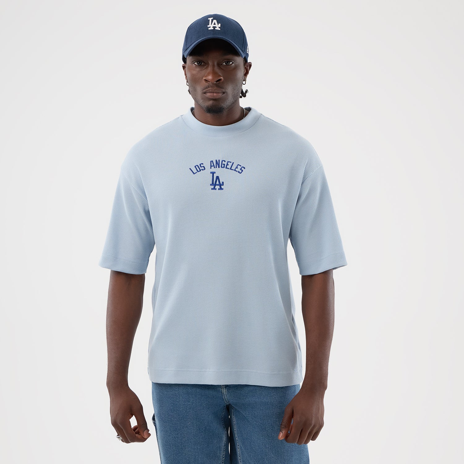 Blå New Era MLB Waffle Box T-shirt med Los Angeles Dodgers logo, casual t-shirt til baseballfans.