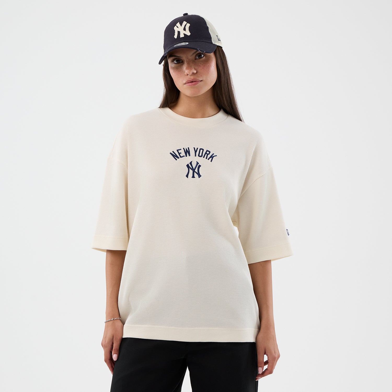 Hvid New Era MLB Waffle Box T-shirt med Yankees logo, afslappet t-shirt i bomuldsstof, vises i billede 60856177_2.