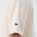 Off-white New Era MLB Waffle Box T-shirt med Yankees logo og komfortabel bomuldsstof.