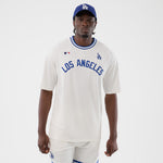 Hvid New Era MLB ARCH oversized T-shirt med Dodgers-logo, afslappet stil og komfortabel pasform.
