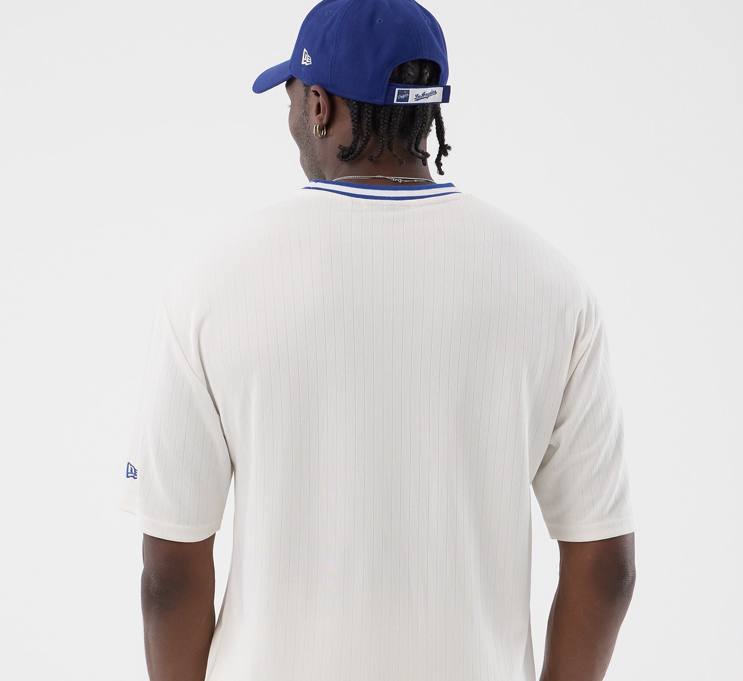 Hvid New Era MLB ARCH oversize T-shirt med Los Angeles Dodgers logo, afslappet og stilfuld til fans.
