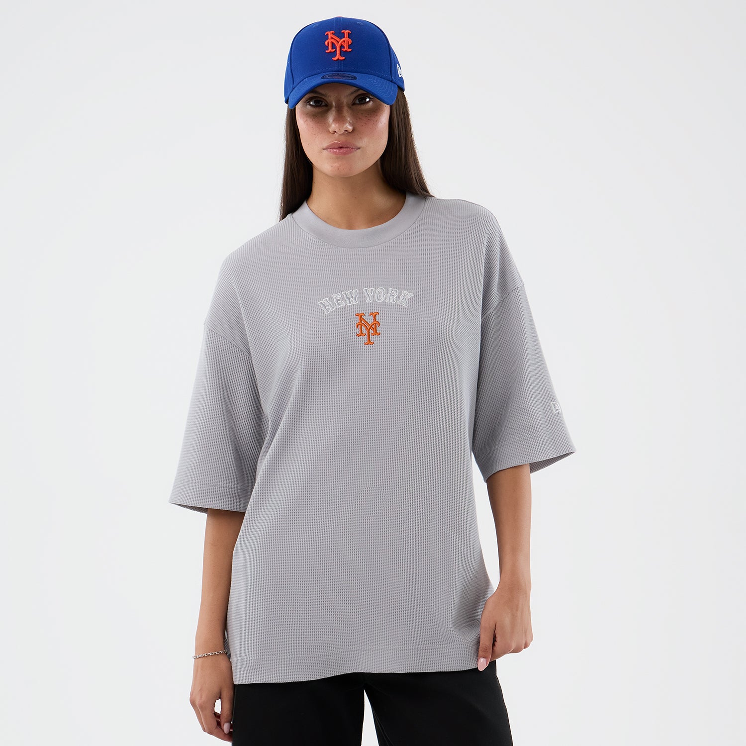Grå New Era MLB Waffle Box T-shirt med Mets-logo og rund hals, blød bomuldsfinish, afslappet pasform, foran.