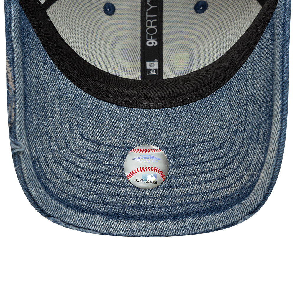 Blå New Era 9FORTY Los Angeles Dodgers cap i acid wash denim med justerbart fit og stolt Dodgers-logo.