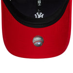New Era New York Yankees 9TWENTY mini washed kontrast cap i navy og rød farve, med justerbar rem og logo foran
