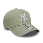 New Era New York Yankees 9FORTY A-Frame kasket i grøn med justerbart bånd og Yankees-logo foran.