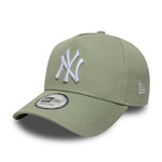 New Era New York Yankees 9FORTY A-Frame cap i grøn med justerbar rem og sporty design.