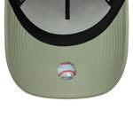 New Era New York Yankees 9FORTY A-Frame cap i grøn farve med justerbart bånd og logo foran.